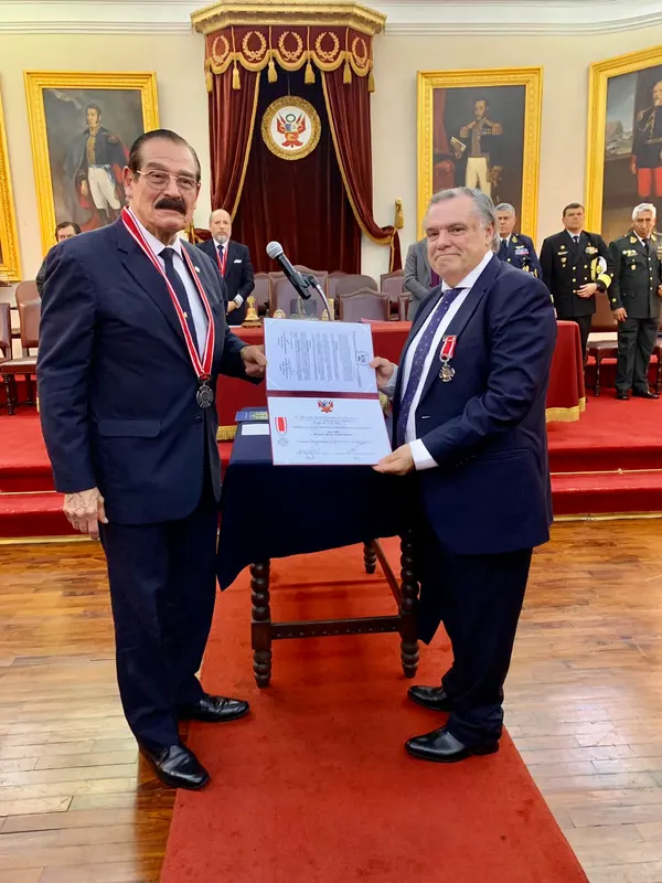 Benemérita Sociedad Fundadores de la Independencia, distingue al profesor Juan Carlos Ferré Olivé, Decano de la Facultad de Derecho de la Universidad de Huelva - España, invitado por el Instituto Peruano Argentino de Derecho Penal - IPADEP al Perú.