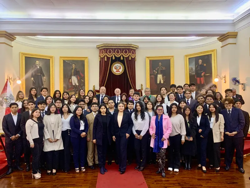 Apoyo académico de jóvenes universitarios al Acto Académico organizado por el Instituto Peruano Argentino de Derecho Penal - Capítulo Perú, presidido por el Maestro Iván Torres La Torre.