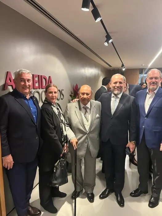 Maestro Iván Torres La Torre, en compañía de destacados abogados en el 61° Conferencia Anual FIA/IABA - Sao Paulo.