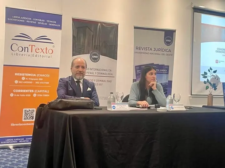 Maestro Iván Torres La Torre ofrece conferencia titulada "Delitos Complejos en el Siglo XXI" en la segunda jornada del Congreso Internacional de Derecho Penal organizado por la Universidad Nacional del Oeste (UNO)en la Ciudad de Buenos Aires.