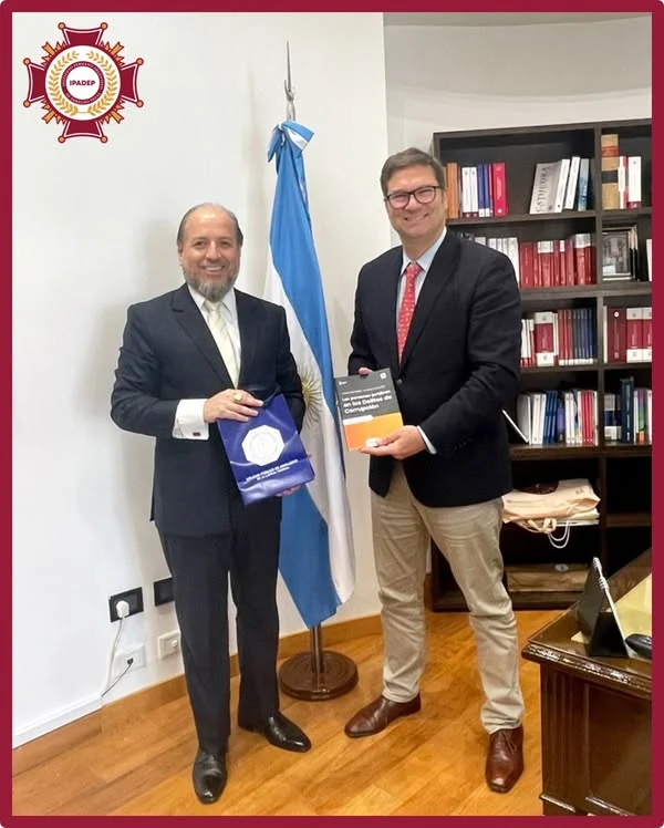 Encuentro académico de Iván Torres La Torre con Martín Casares en Buenos Aires.