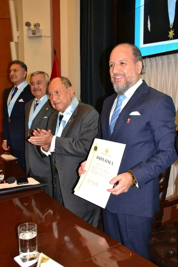 Documento original: Felicitación del IPADEP a Iván Torres La Torre por la distinción recibida