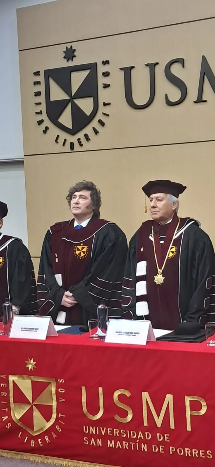 Investidura como Doctor Honoris Causa del Presidente de la República Argentina, Javier Milei, en la Universidad de San Martín de Porres — fotografía 4