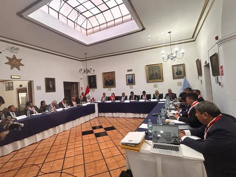 El IPADEP y la FIA estuvieron presentes en la sesión de la Junta de Decanos de los Colegios de Abogados del Perú (JUDECAP), realizada en la emblemática sede del Ilustre Colegio de Abogados de Arequipa.