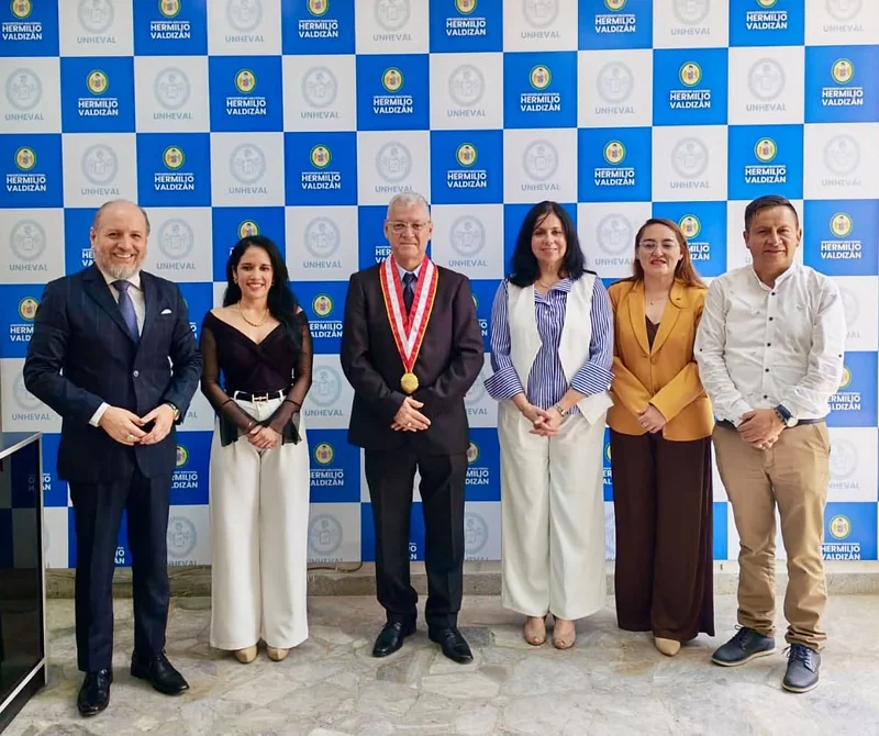 La comitiva del Capítulo Perú del Instituto Peruano Argentino de Derecho Penal (IPADEP) sostuvo un importante encuentro académico y protocolar con el Rector de la Universidad Nacional Hermilio Valdizán (UNHEVAL) de Huánuco.