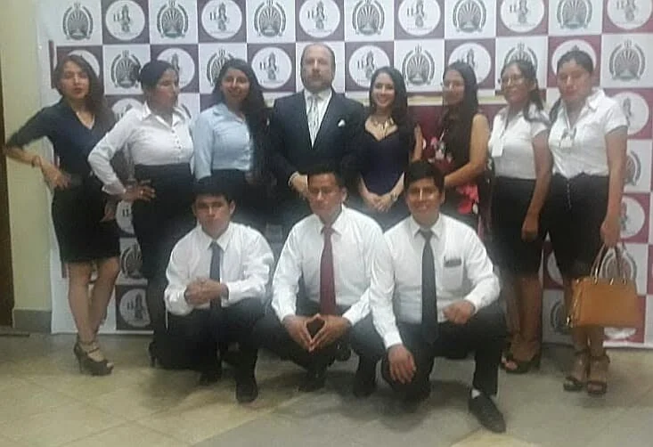Fotografía de participantes al concluir la actividad académica en Madre de Dios.