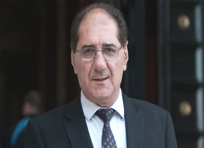 Retrato de Jorge Luis Villada difundido entre las presentaciones de expositores del Congreso Internacional de Derecho Penal.