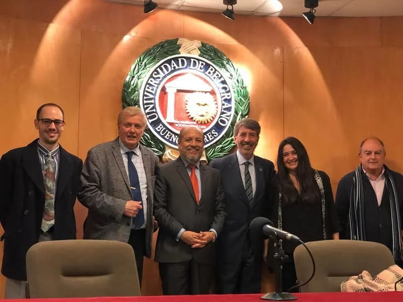 Fotografía grupal de la actividad sobre negociaciones prohibidas a los funcionarios públicos.