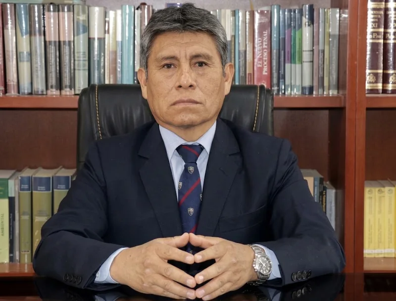Abg. Edgar Francisco Flores Mita