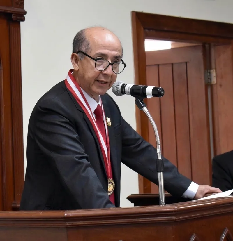 Dr. Víctor Enrique Toro Llanos