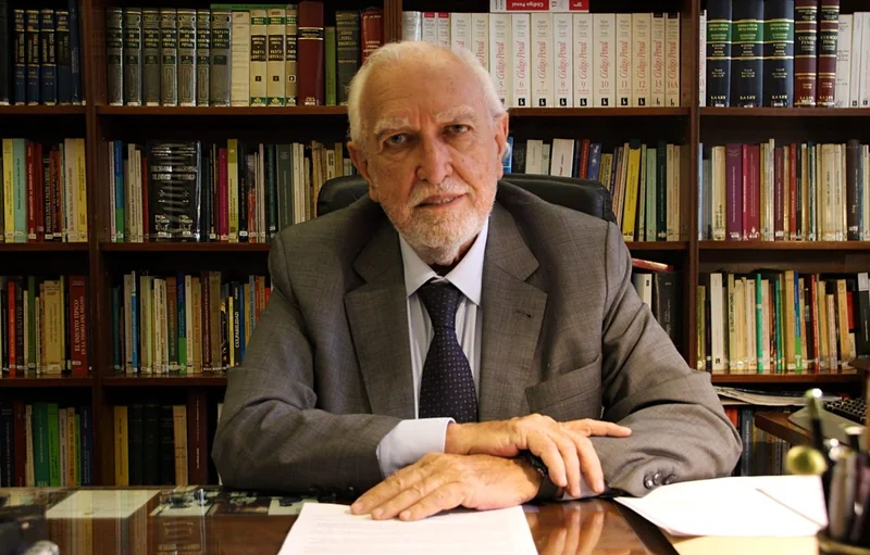 Prof. Dr. Ricardo Gil Lavedra